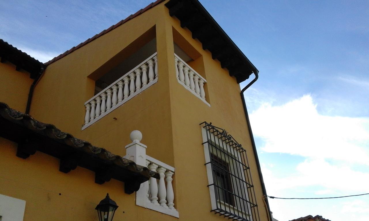 Hostal Rural Cumbres De Castilla Mandayona Ngoại thất bức ảnh