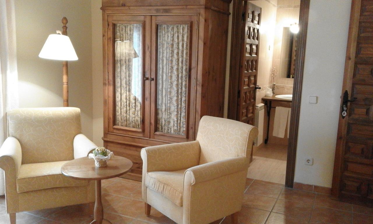 Hostal Rural Cumbres De Castilla Mandayona Ngoại thất bức ảnh