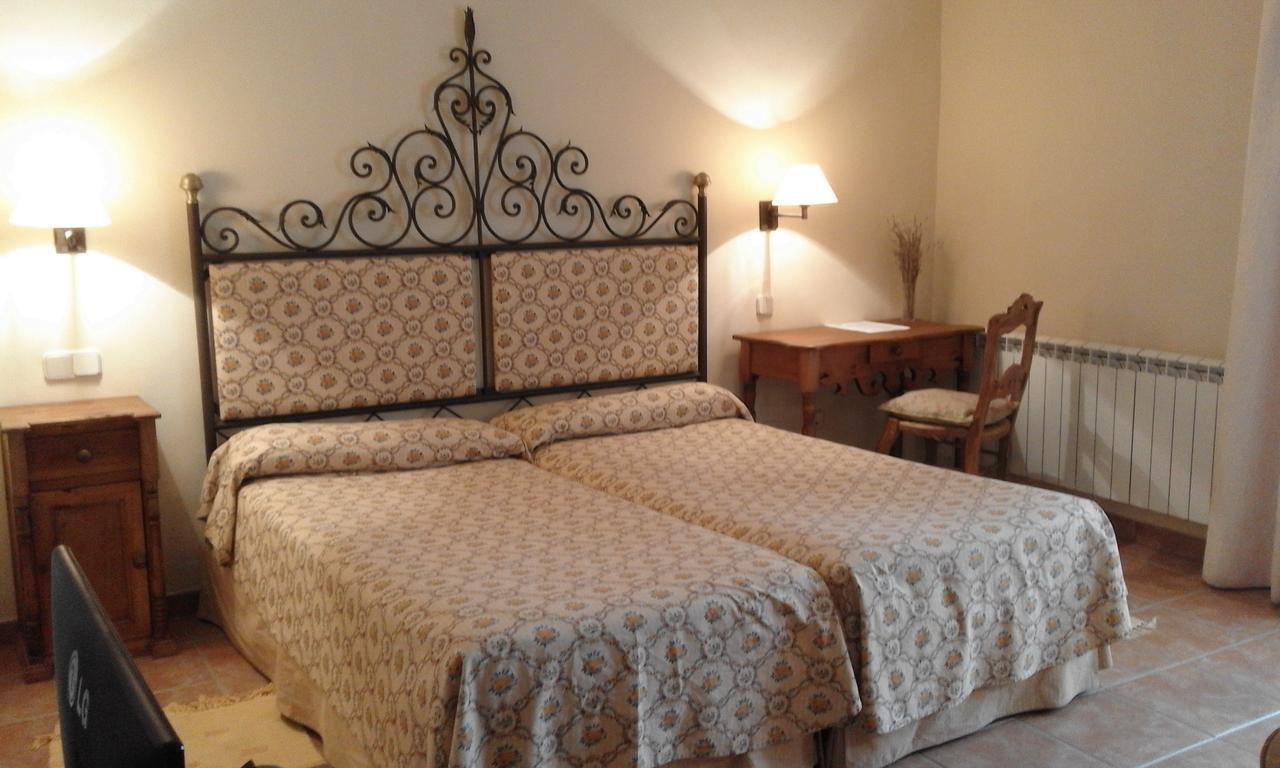 Hostal Rural Cumbres De Castilla Mandayona Ngoại thất bức ảnh