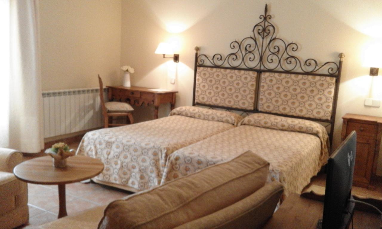 Hostal Rural Cumbres De Castilla Mandayona Ngoại thất bức ảnh