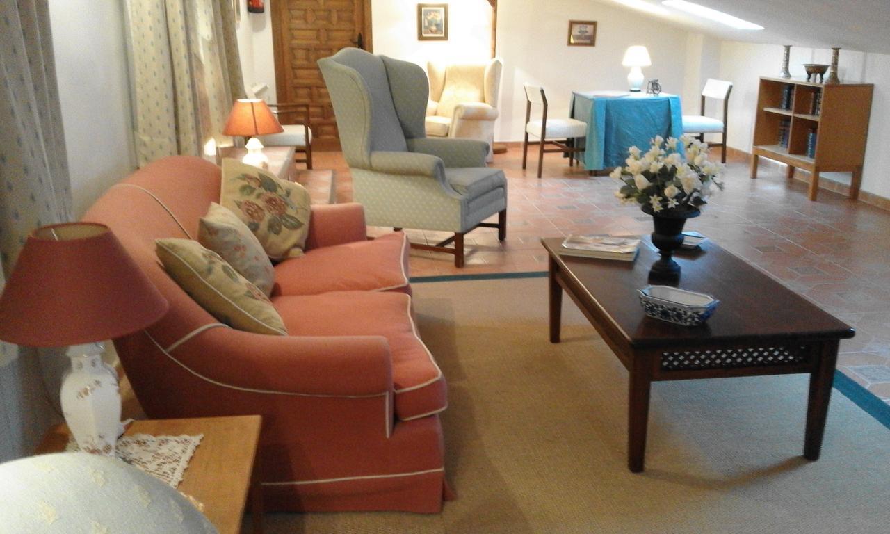 Hostal Rural Cumbres De Castilla Mandayona Ngoại thất bức ảnh