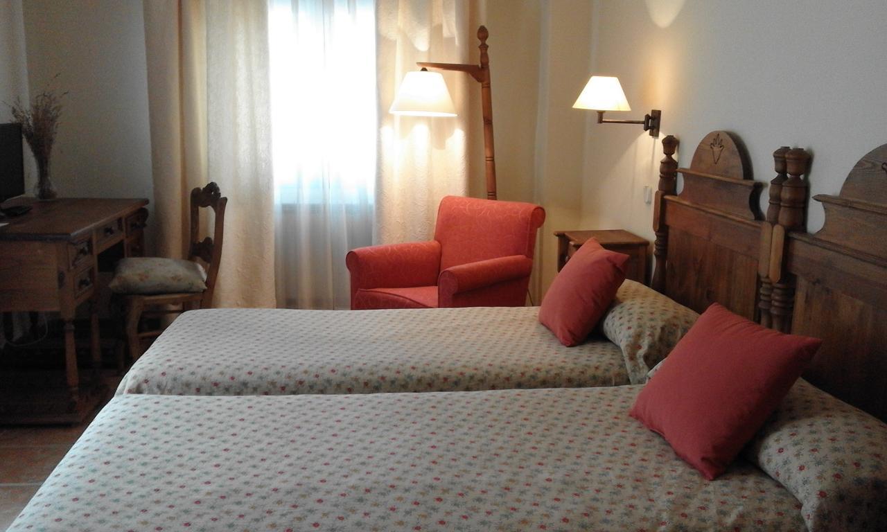 Hostal Rural Cumbres De Castilla Mandayona Ngoại thất bức ảnh